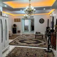 طبقه اول + حیاط خلوت (فول امکانات )