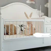 تخت سفید نوجوان