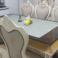 میز غذاخوری در حد نو