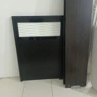 تخت یکنفره با تشک و رو تختی در حد نو