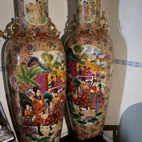 گلدان قدیمی و آنتیک اصل کنار سالنی