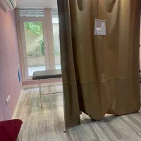 باشگاه همکاری با مربی اتاق برای خدمات پوست|اجارهٔ کوتاه‌مدت دفتر کار و فضای آموزشی|تهران, درختی|دیوار