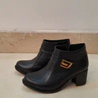 کفش نیم بوت|کیف، کفش، کمربند|آستانه اشرفیه, |دیوار