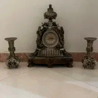 ساعت و شمعدان