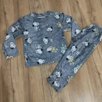 تعدادی لباس نو|لباس|رشت, حومه رشت|دیوار