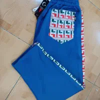 به تعداد زیادی بیرون بر تیشرت و شلوارـوردست چرخکار