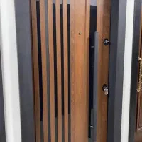 نرده استیل  درب چوبی  صبوری