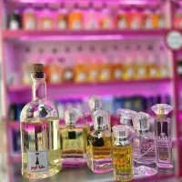 به یک فروشنده اقا یا خانوم با تجربه برای عطرادکلن