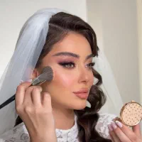 شینیون ومیکاپ۷۰۰