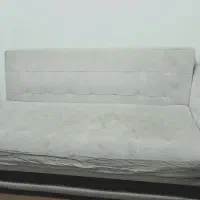 یک عدد مبل ۳ نفره