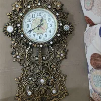 ساعت دیواری در حد نو