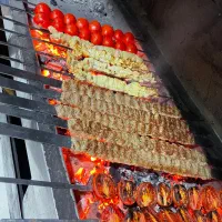 کمک آشپز. کباب زن. پیک و کارگر ساده نیازمندیم