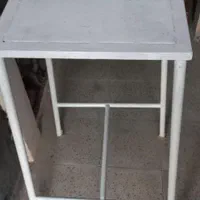 چهارپایه فلزی