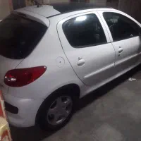 پژو ۲۰۷ سفید.