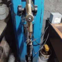 کارگر ساده  جوشکاری با نقطه جوش