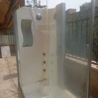 کابین دوش و کابینت آشپزخانه
