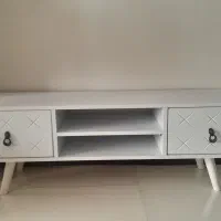 میز زیر تلویزیون