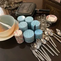 ظرف و ظروف وخرده ریز اشپزخانه