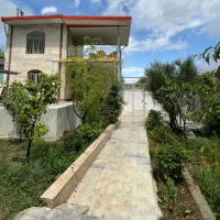 به یک خانواده در روستای جهت نگهبانی و کار