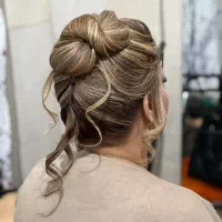 میکاپ و شنیون و کاشت مژه|خدمات آرایشگری و زیبایی|ارومیه, |دیوار