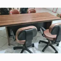 میز وصندلی
