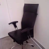 دو تا صندلی ساده و یک چرخدار مدیریتی و میز سه کشو|دفتر کار|تهران, ائمه اطهار|دیوار