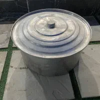 دیگ روحی با کفگیر بزرگ