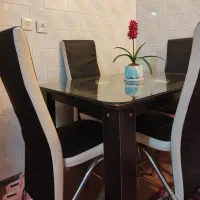 میز نهارخوری چرم ۴ نفره