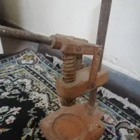 دستگاه دکمه زن