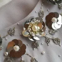 آموزش جواهردوزی فاخر،گلها و زیورآلات منجوقبافت و..