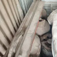 قفس و پرژکتور  کاشی. بر  مخزن باذ