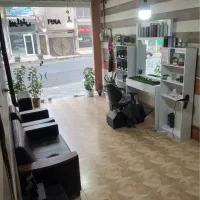 ویترین و لوازم آرایشگاه