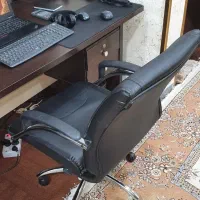 صندلی چرخدار چرمی|صندلی و نیمکت|اندیمشک, |دیوار