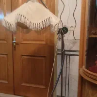 آباژور ایستاده