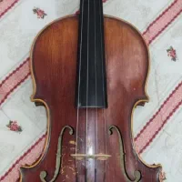 ویلن حرفه‌ای قدیمی فرانسوی