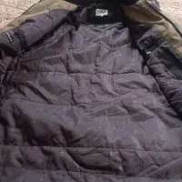 کاپشن|لباس|زابل, |دیوار