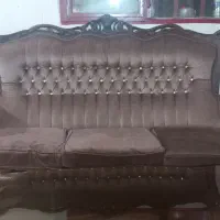دو دست مبل سلطنتی با پارچه ی مخمل وجنس چوب راش|مبلمان خانگی و میز عسلی|اصفهان, خواجو|دیوار