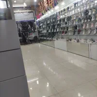 فروشنده خانم جهت همکاری در کفش فروشی