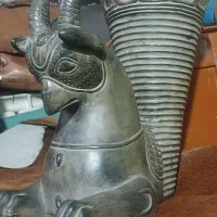 مجسمه تک شاخ سنگی|کلکسیون اشیاء عتیقه|تهران, جماران (نیاوران)|دیوار