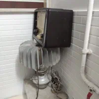 رادیو نفتی قدیمی و انگشتر نقره