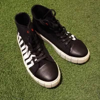 کفش جین وست ( جوتی جینز )