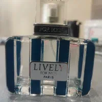تعدادی شیشه عطر