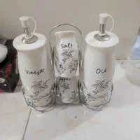 تعدادی  ظروف شکستنی