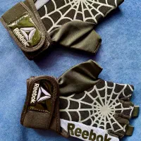 دستکش و طناب ورزشی