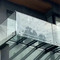 نرده شیشه ایی