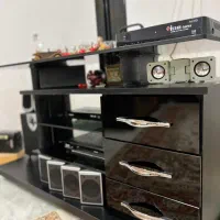 میز زیر تلویزیون