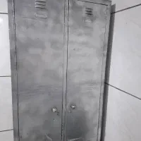 کمد فلزی سالم وتمیز