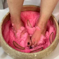 سالن تخصصی پدیکور و مژه گلبهار