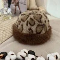 کلاه روسی|لباس|بانه, |دیوار