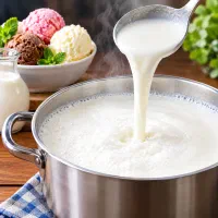 شیر جوشیده درجه 1 برای بستنی فروشی ها و....
